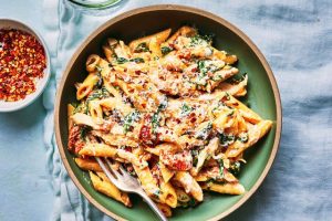 Spinach-And-Sun-Dried Tomato Pasta